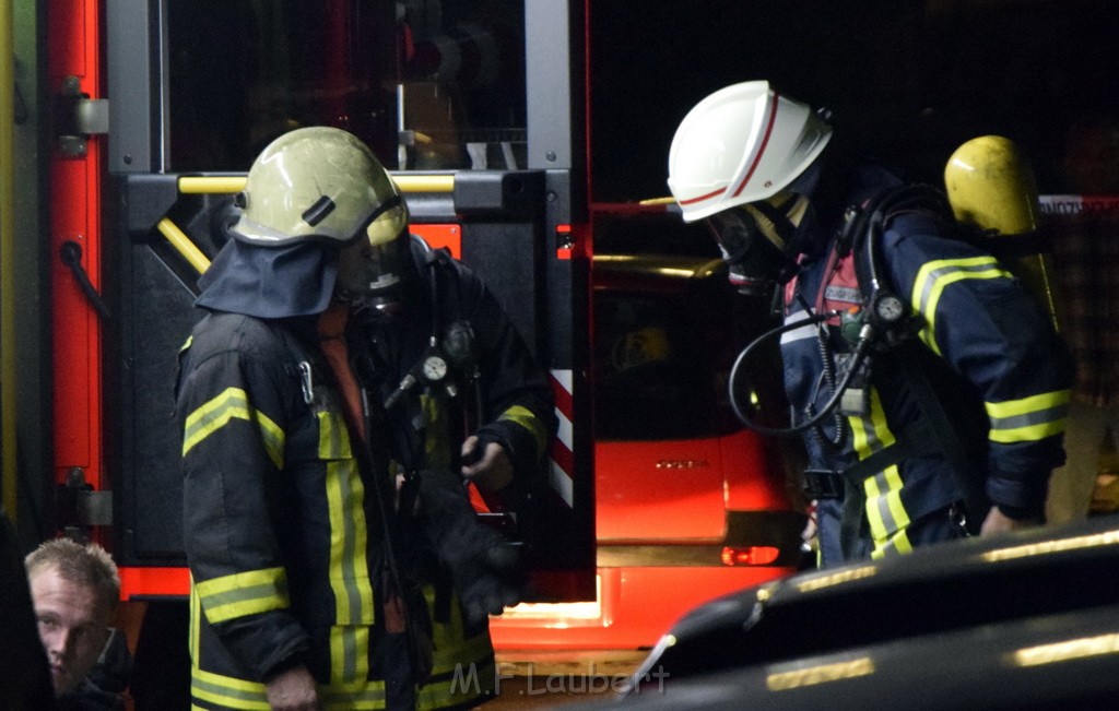 Feuer 2 Y Kellerbrand Koeln Ostheim Ruppinerstr P124.JPG - Miklos Laubert